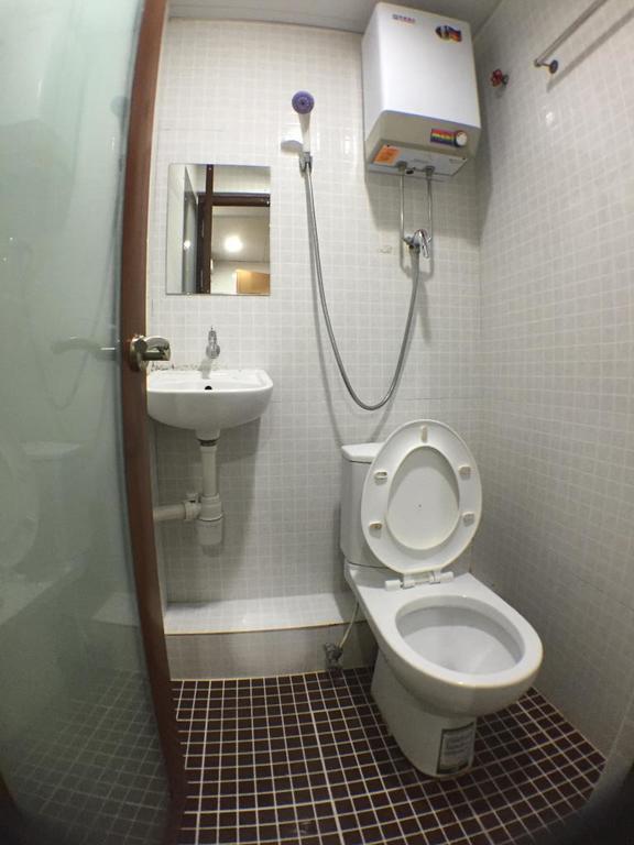הונג קונג New Yan Yan Guest House Reception 9Th Floor Flat E4 E6 מראה חיצוני תמונה
